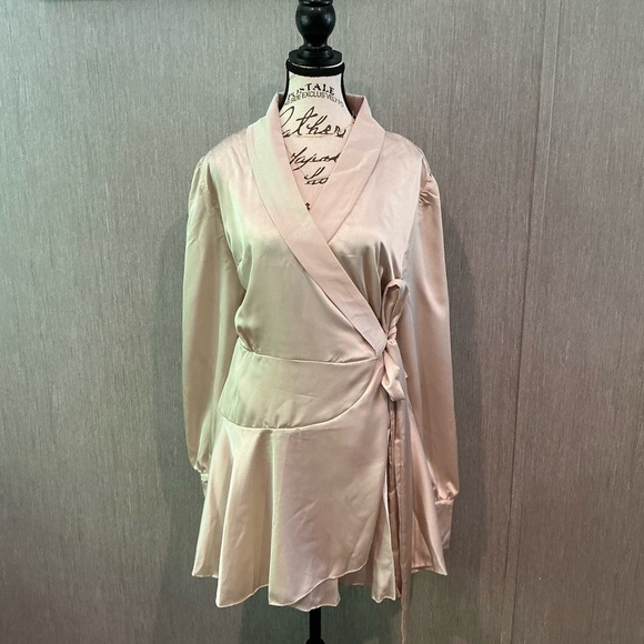 Boohoo Cream Wrap Dress Size 16 - Picture 1 of 7